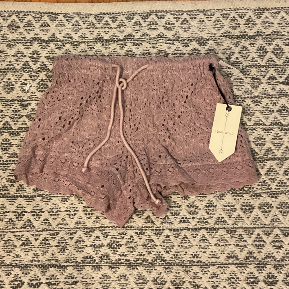 Lace Crochet Shorts in Mauve